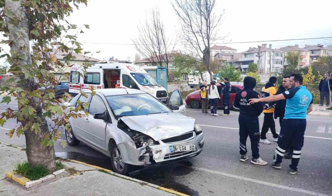 Kırklareli’nin Pınarhisar ilçesinde iki otomobilin çarpışması sonucu meydana gelen kazada
