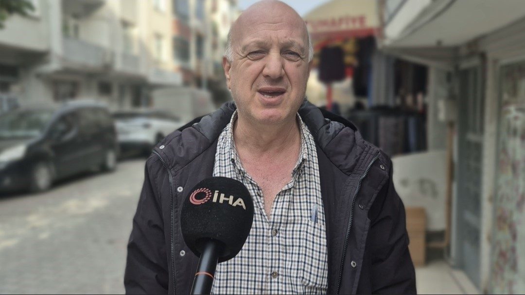 İstanbul’un Sultangazi ilçesinde kentsel dönüşüm nedeniyle yıkımı yapılan bir binanın