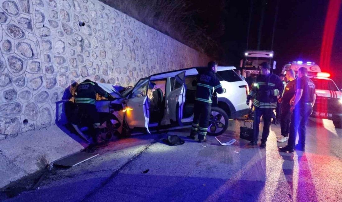 Tekirdağ’ın Süleymanpaşa ilçesinde istinat duvarına çarpan cipte 2 doktorun hayatını