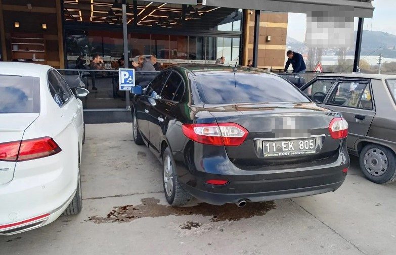Bilecik’te 3 Aralık Dünya Engelliler Günü’nde engelli yerine park eden