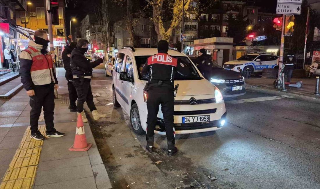Beşiktaş Ortaköy’de, yılbaşı öncesi polis ekipleri tarafından yoğun güvenlik tedbirleri