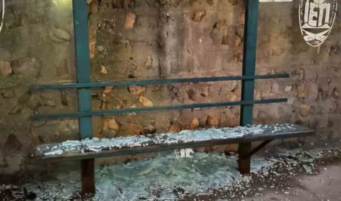 Beykoz’da durakları Airsoft tabanca ile hedef alan iki şüpheli şahıs