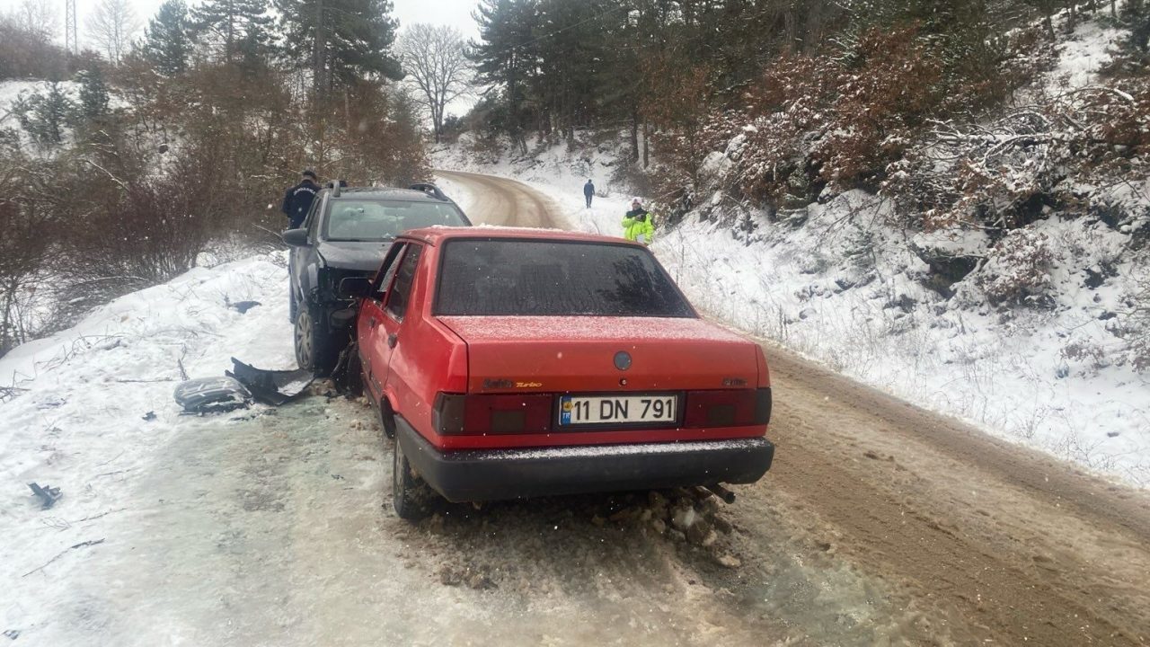 Bilecik’te meydana gelen trafik kazasında 4 kişi yaralandı. Kaza; Bilecik’in