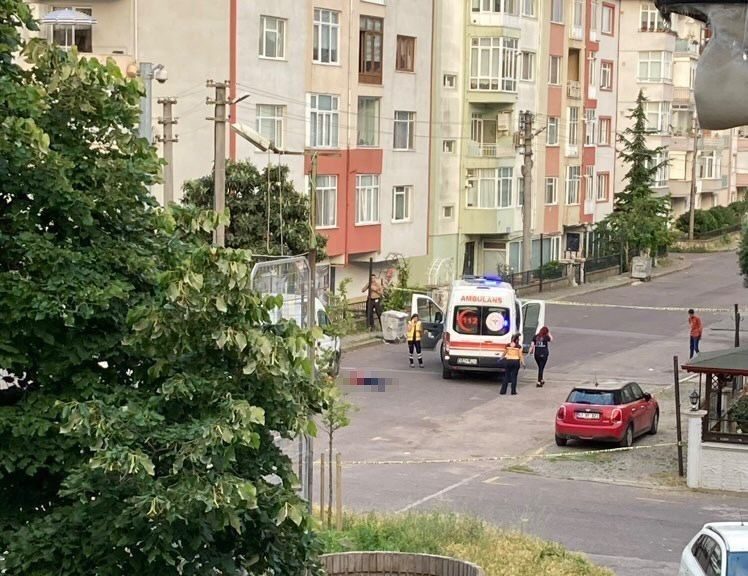 Kocaeli’nin Gölcük ilçesinde pazarcı esnafını öldüren ve mahkemede maktulün kızlarına,