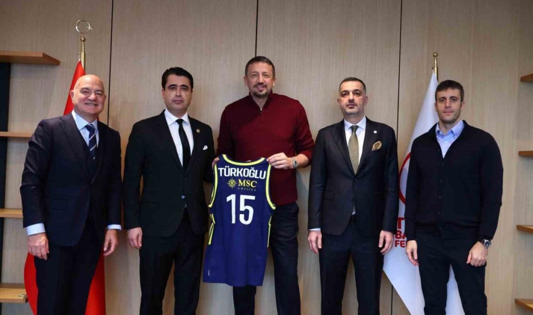 Fenerbahçe Yönetim Kurulu üyeleri Cem Ciritci ve Bora Kaya, Türkiye