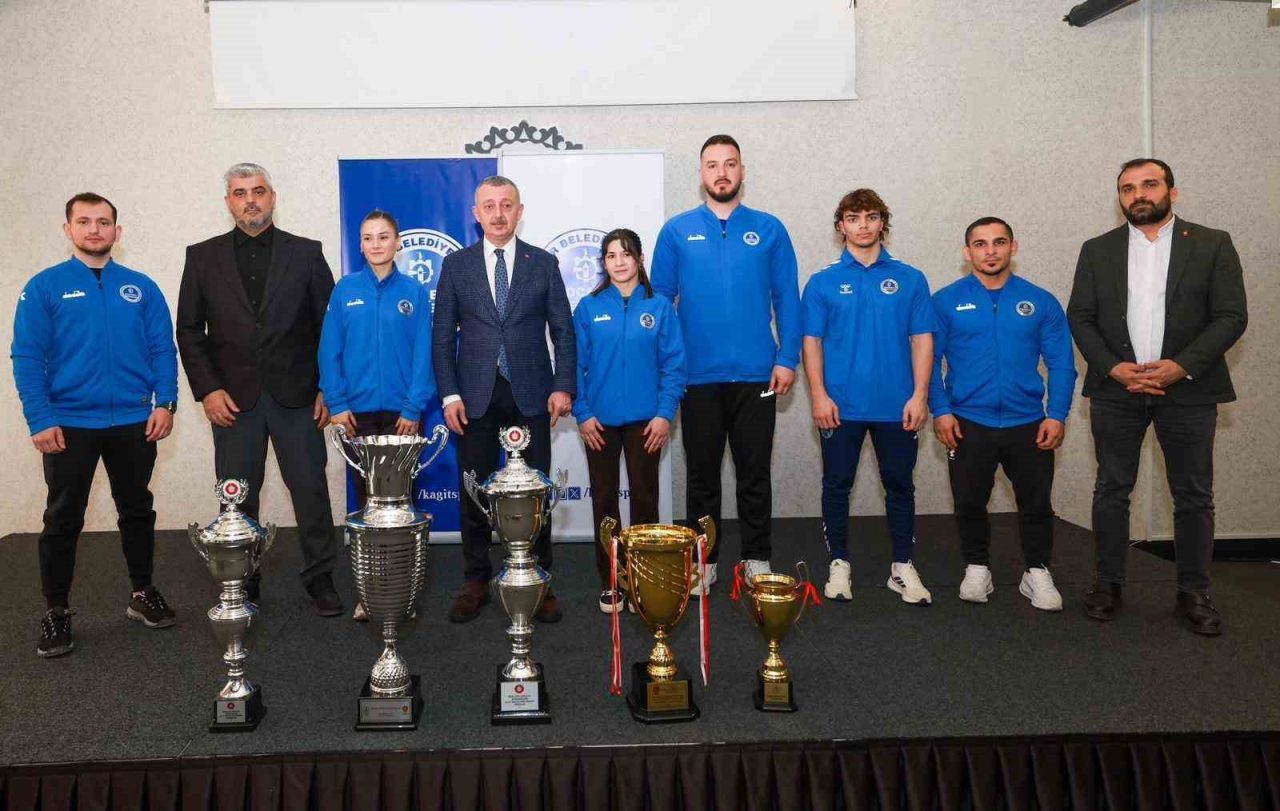 Kocaeli Büyükşehir bünyesindeki Kağıtspor Kulübü, 2025 yılını 317 madalya ile