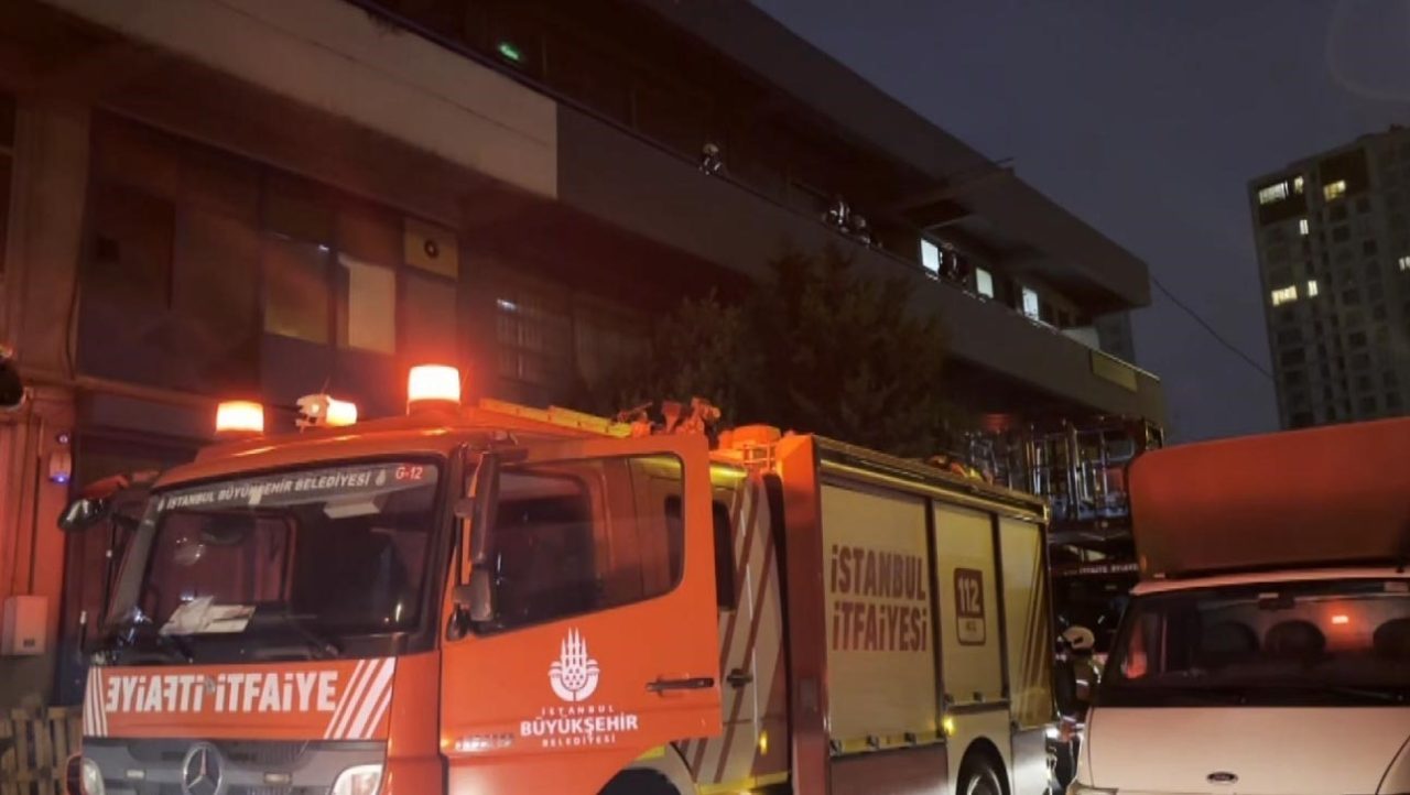 Küçükçekmece Marmara Sanayi Sitesi‘nde bulunan bir iş yerinin 2’nci katında