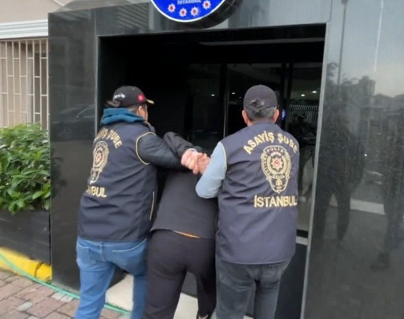Küçükçekmece’de, 2 yıl 8 ay kesinleşmiş cezası bulunan ve polisin