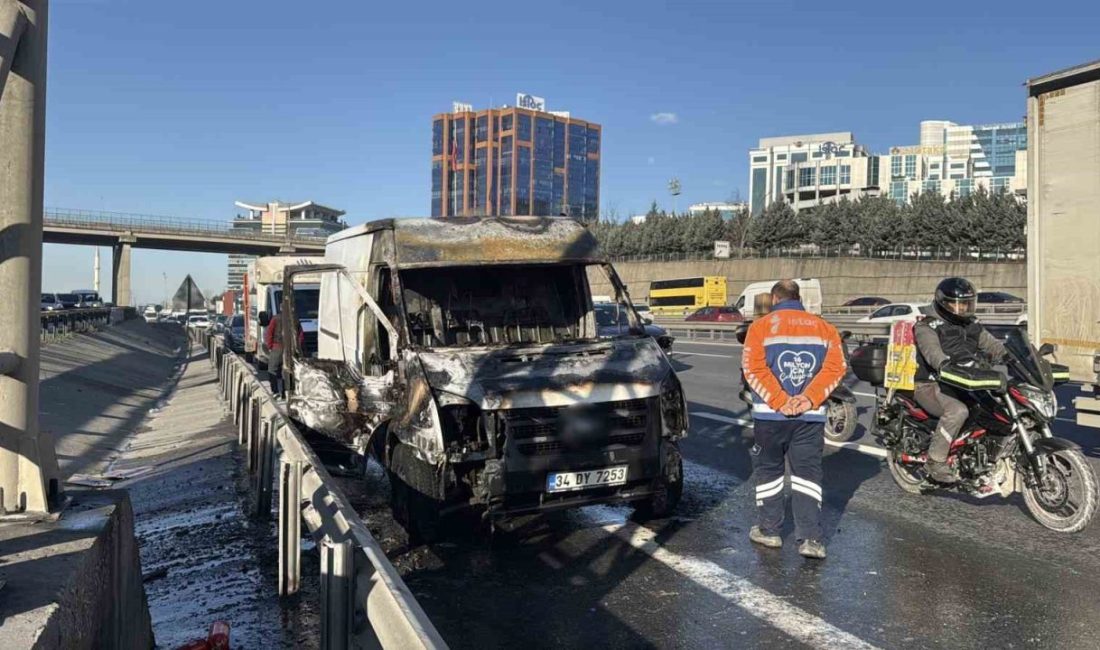 TEM Otoyolu Bağcılar İstoç mevkiinde sabah saatlerinde seyir halindeki bir