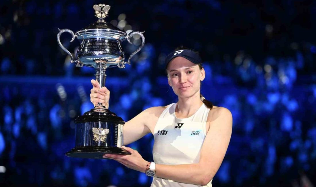 Avustralya Açık tek kadınlar finalinde Kazak tenisçi Elena Rybakina, Belaruslu