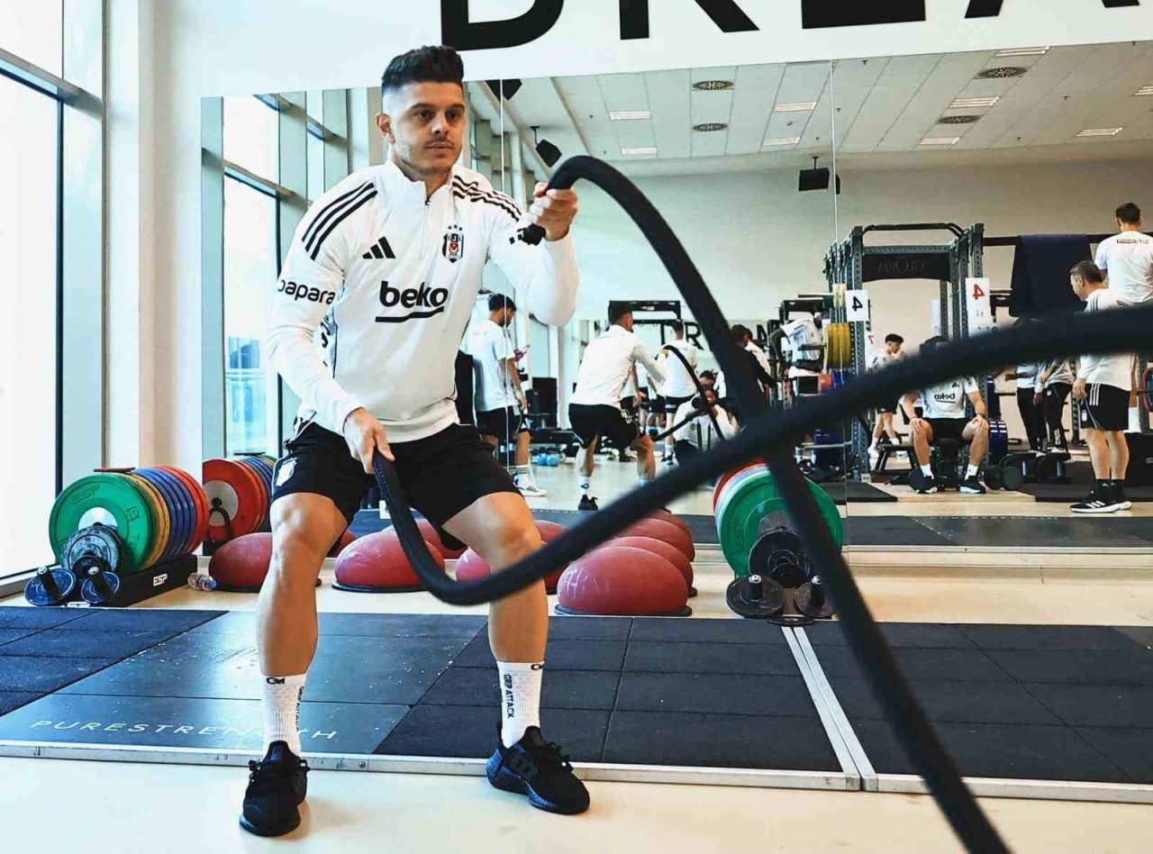 Beşiktaş, devre arası çalışmalarına, Antalya’da bu sabah salonda yaptığı antrenman