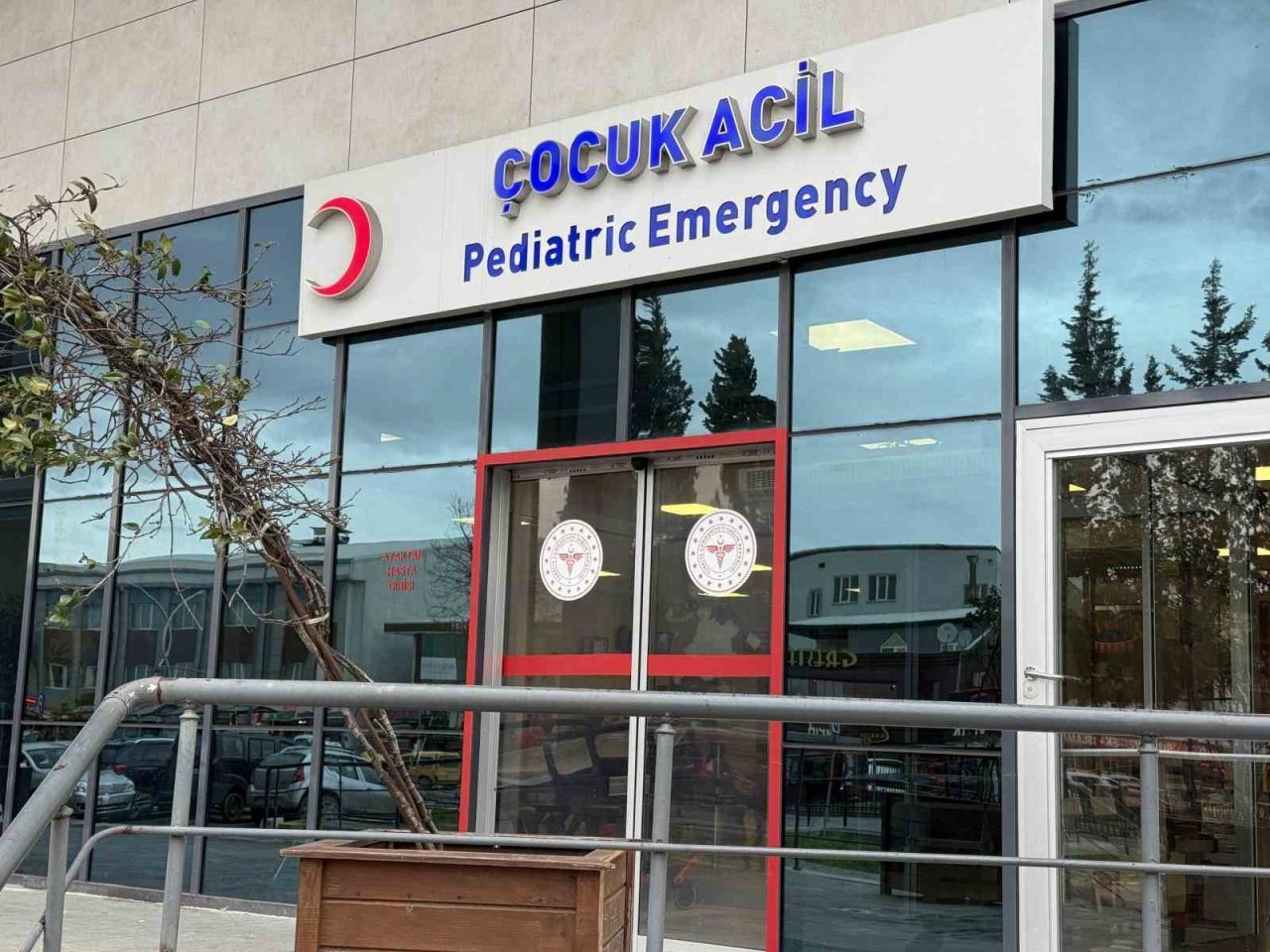 Sakarya’nın Sapanca ilçesinde bungalov tesisinde havuza düşerek boğulma tehlikesi geçiren