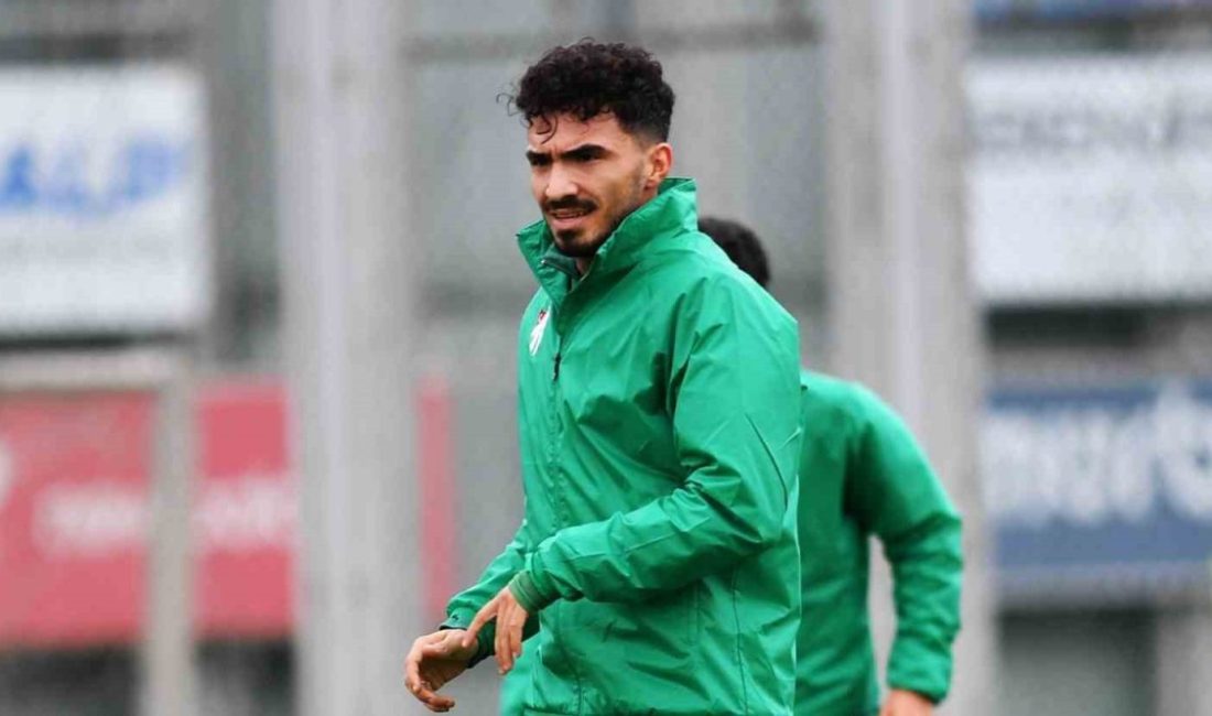 Bursaspor, TFF 2. Lig Kırmızı Grup 22. haftasında sahasında Adanaspor