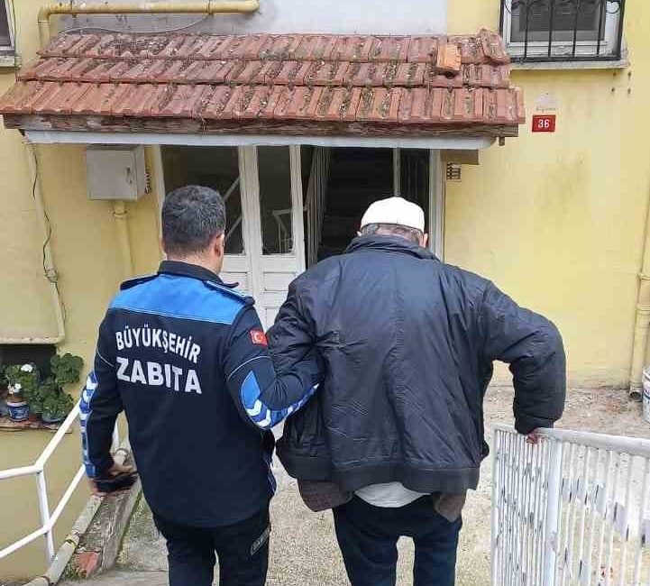 Balıkesir Büyükşehir Belediyesi, yeni yıla girerken soğuk hava şartlarına maruz
