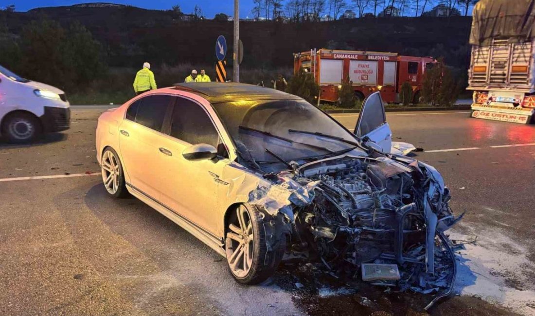 Çanakkale’de iki otomobilin çarpıştığı kazada 5 kişi yaralandı. Kaza, saat