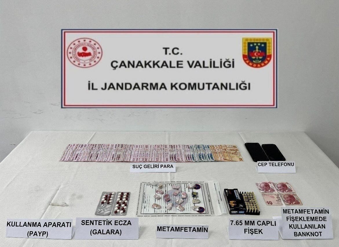 Çanakkale İl Jandarma Komutanlığı ekiplerince düzenlenen uyuşturucu operasyonlarında çok sayıda