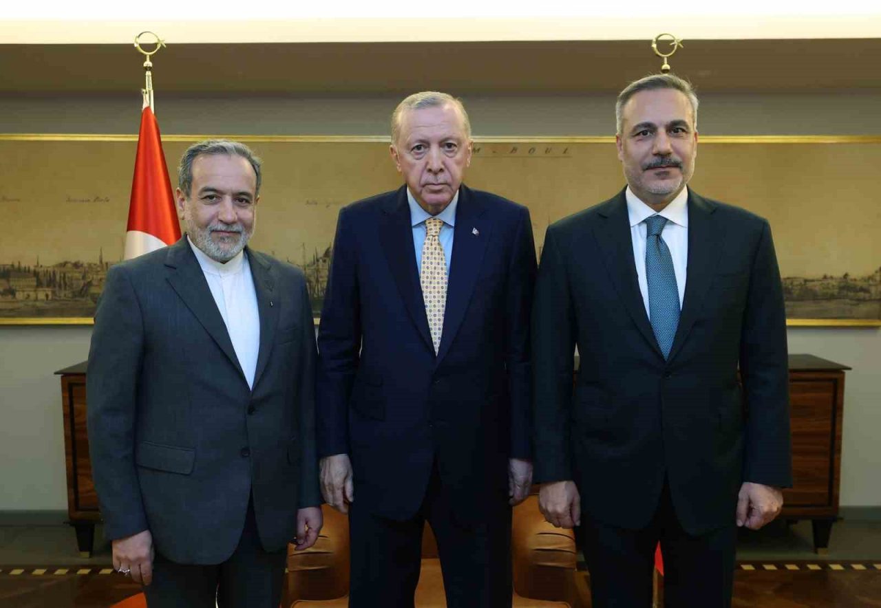 Cumhurbaşkanı Recep Tayyip Erdoğan, İran Dışişleri Bakanı Abbas Arakçi ile