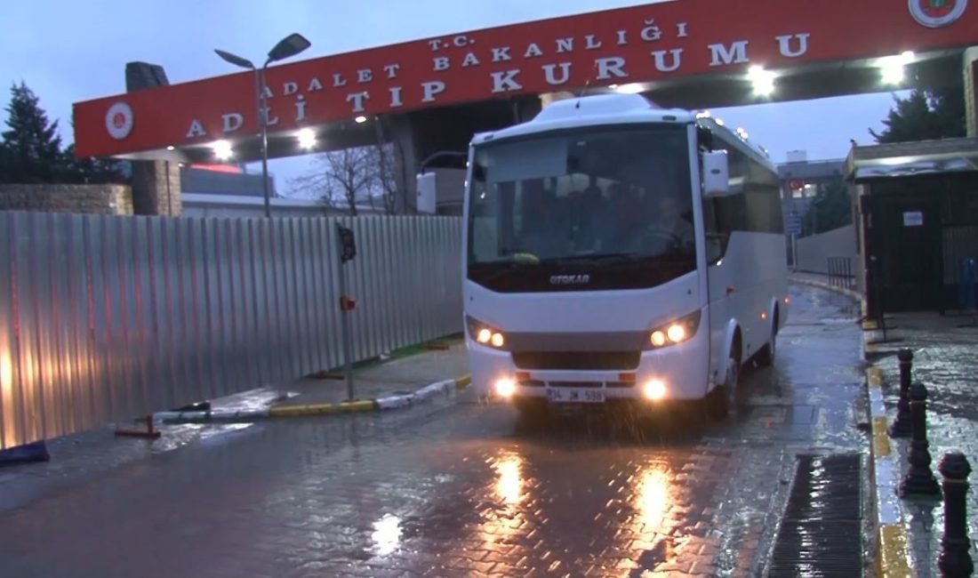 Uyuşturucu soruşturması kapsamında düzenlenen operasyonda gözaltına alınan fenomenler, Adli Tıp