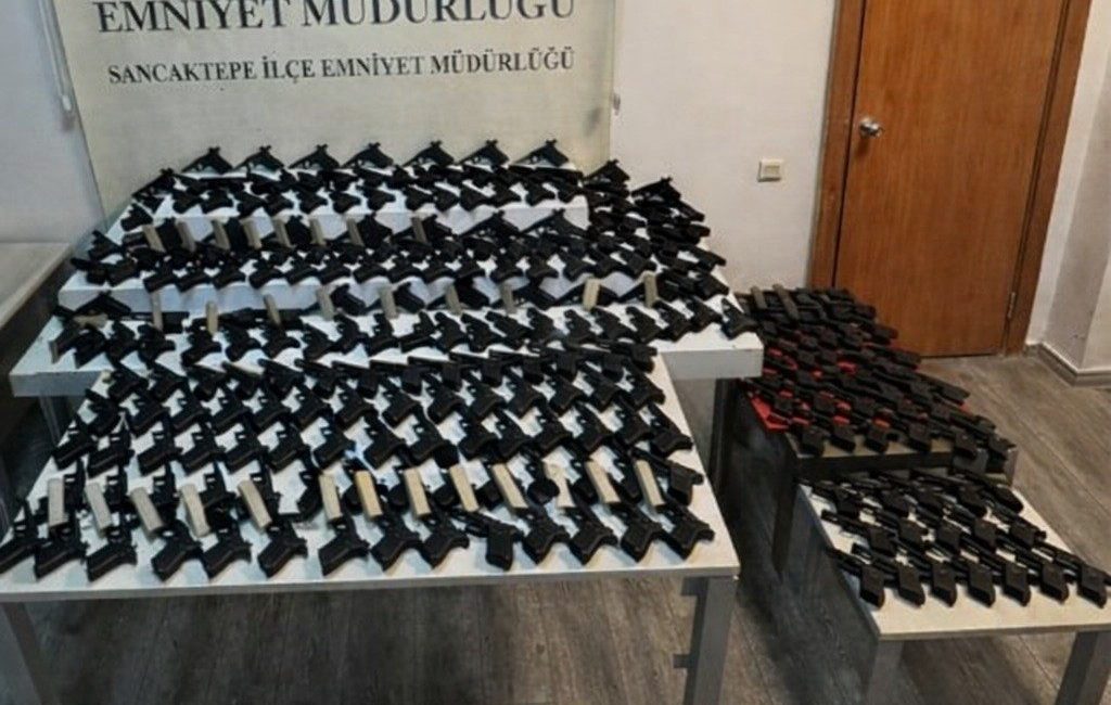 Sancaktepe’de suç örgütlerine silah temin ettiği, silah imalatı ve kaçakçılığı