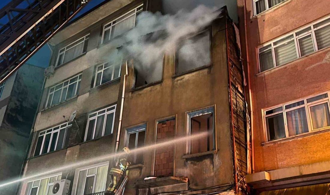 İstanbul’un Kadıköy ilçesinde üç katlı metruk bir binanın çatı katında