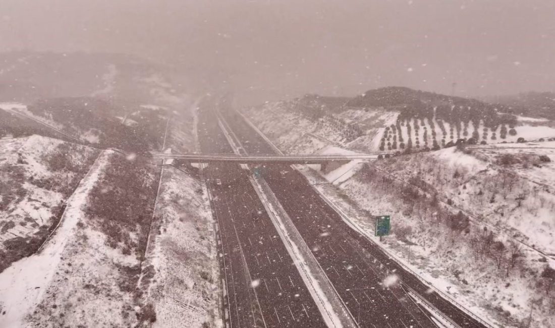 İstanbul Kuzey Marmara Otoyolu Fener Tepe Mevkii’nde kar yağışı havadan