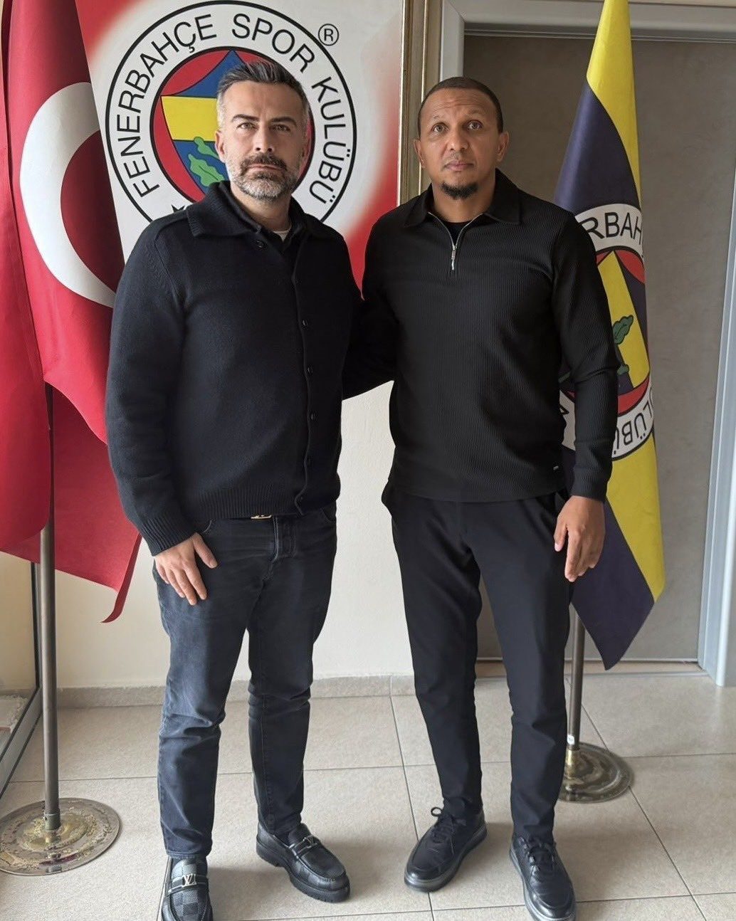 Fenerbahçe U19 Futbol Takımı Teknik Sorumlusu Mehmet Aurelio oldu. Fenerbahçe