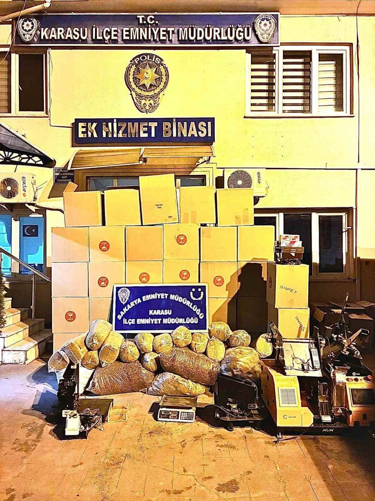Sakarya’nın Adapazarı ve Karasu ilçelerinde polis ekiplerince yapılan kaçakçılık operasyonunda