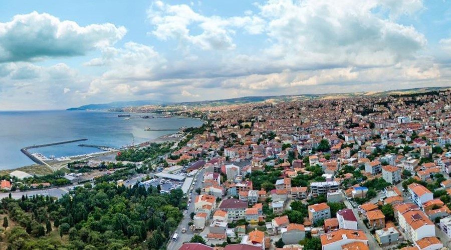Tekirdağ’ın Süleymanpaşa ilçesinde birçok mahallede yaşanan doğalgaz kesintisi vatandaşların tepkisine