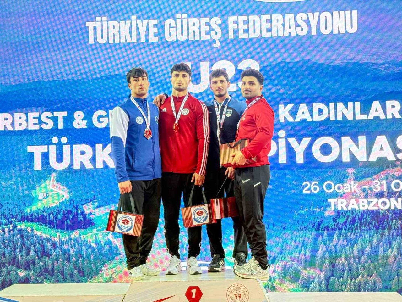 Trabzon Ortahisar Beşirli Spor Salonu’nda devam eden U23 Grekoromen Güreş