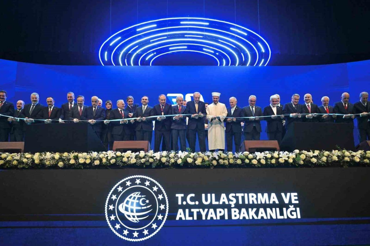 Ulaştırma ve Altyapı Bakanı Abdülkadir Uraloğlu, “2002’de 6 bin 101