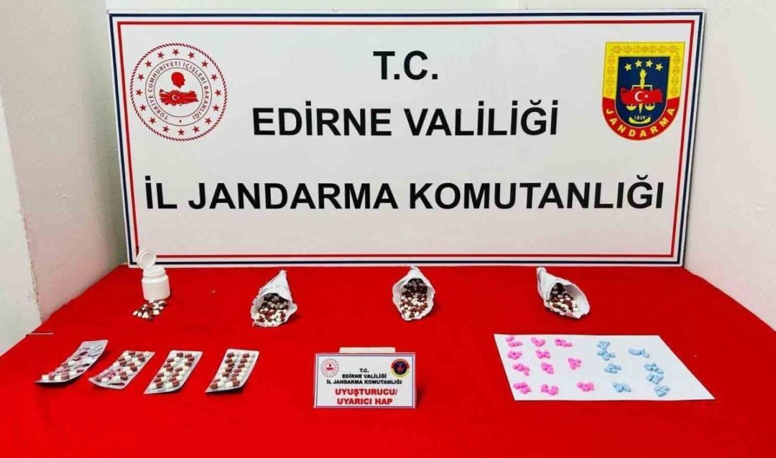 Edirne’nin Uzunköprü ilçesinde uyuşturucu ticaretine yönelik yürütülen operasyonda jandarma ekipleri