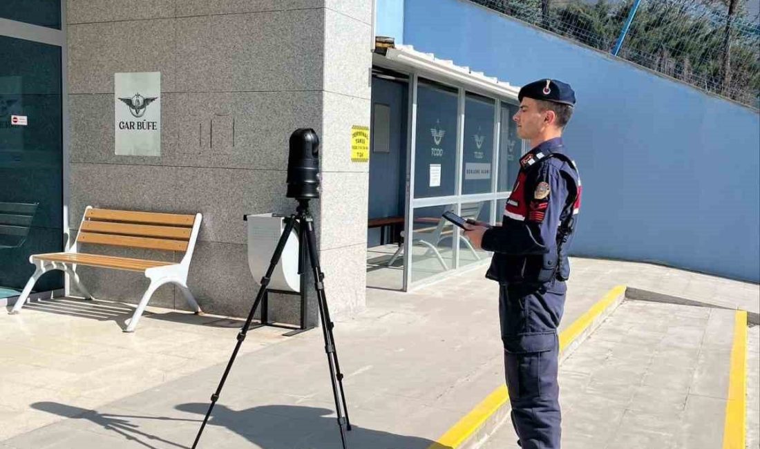 Bilecik’in Bozüyük ilçesinde Yüksek Hızlı Tren (YHT) istasyonunda jandarma ekiplerince