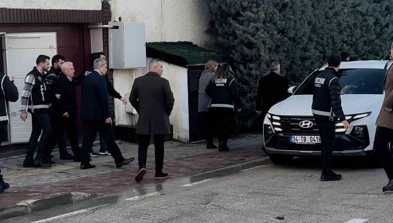 Bursa Büyükşehir Belediye Başkanı Mustafa Bozbey’in de aralarında bulunduğu 55