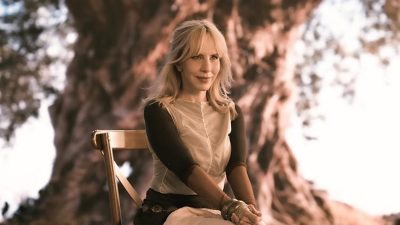 Türk pop müziğinin güçlü ve özgün seslerinden Sertab Erener, 8