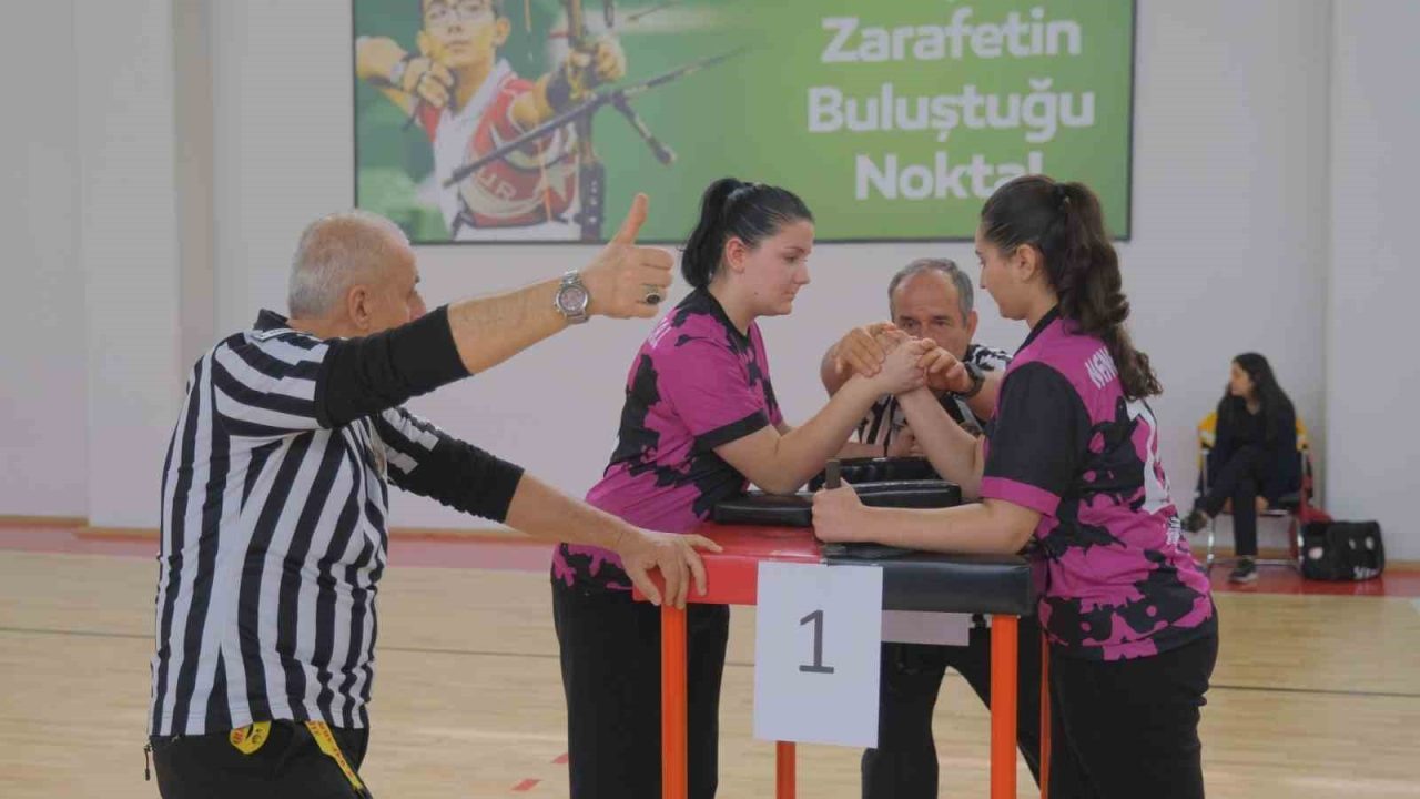 İnegöl Belediyesi 9. Okullar Arası Spor Festivali ramazan ayında verilen