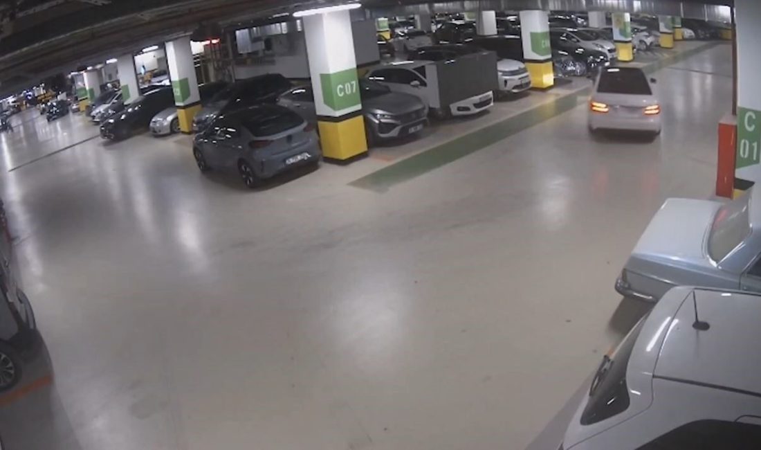 İstanbul’un Sarıyer ilçesinde bir alışveriş merkezinin otoparkında drift yaparak trafik