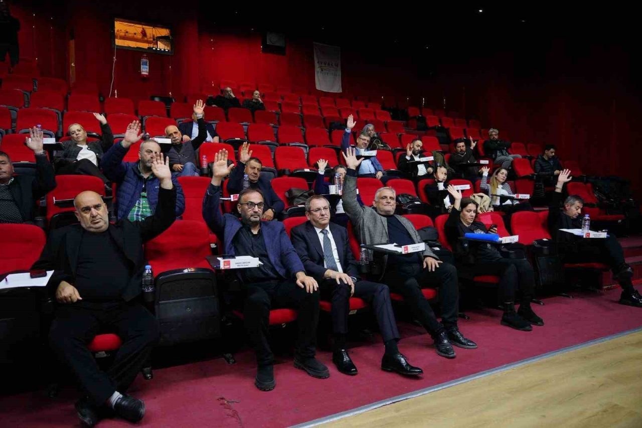 Ayvalık Belediyesi’nin Nisan ayı olağan meclis toplantısı, Vural Sineması Nejat