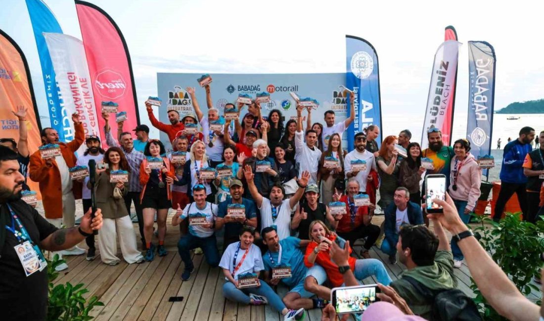 Muğla’nın Fethiye ilçesinde, Ölüdeniz’in eşsiz doğasında gerçekleştirilen Babadağ Ultra Maratonu’nun