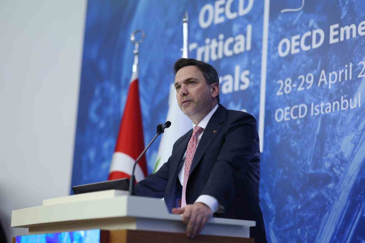 Enerji ve Tabii Kaynaklar Bakanı Alparslan Bayraktar, kritik minerallere sahip