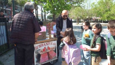 Burhaniye ilçesinde. Emrah Yolaçan, 40 gün önce kaybettiği babası Ali