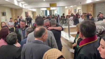 Kadıköy’de yolun karşısına geçmek isteyen Berkay Şengel otomobil çarpması sonucu