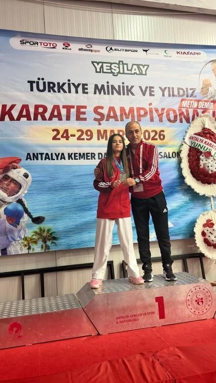 Bilecikli sporcu Kübra Beril Cülfa, WKF Gençlik Ligi Türkiye Şampiyonası’nda