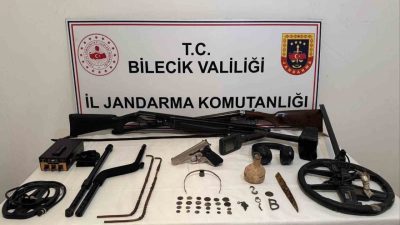 Bilecik’in Söğüt ilçesinde jandarma ekipleri tarafından 3 ayrı adreste yapılan