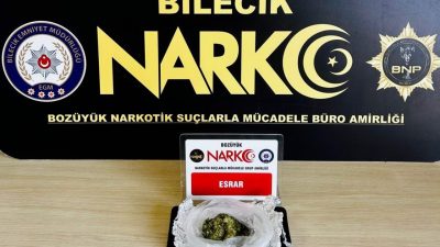 Bilecik’in Bozüyük ilçesinde gerçekleşen uyuşturucu operasyonunda 1 şüpheli gözaltına alındı.