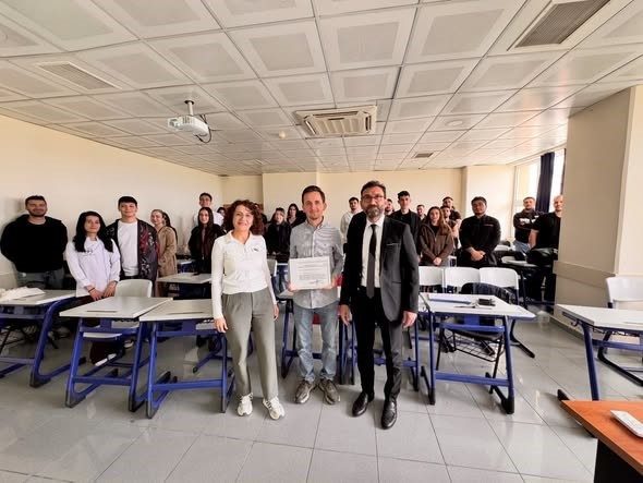 Burhaniye ilçesinde, Balıkesir Üniversitesine bağlı Uygulamalı Bilimler Fakültesinde, Prof. Dr.