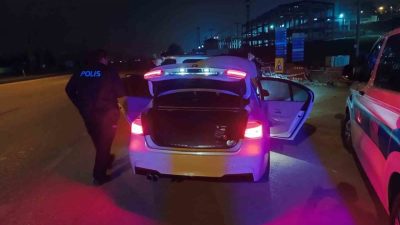 Bursa’da iki kişi arasında çıkan tartışma, silahlı saldırıya dönüştü. Şüpheli,