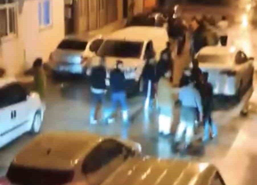 Bursa’da iki grup arasında çıkan kavga mahalleyi adeta savaş alanına