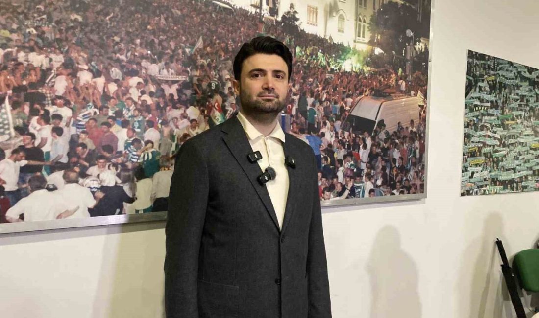 Bursaspor Başkanı Enes Çelik Somaspor maçı öncesi kutlama programı, saha