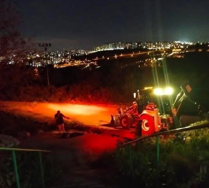 Kocaeli’nin İzmit ilçesinde altyapı çalışması sırasında doğal gaz hattının zarar