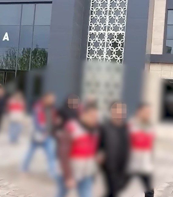 Çanakkale’de emniyet ekiplerince gerçekleştilen operasyonda GSM hattı ve banka hesabı